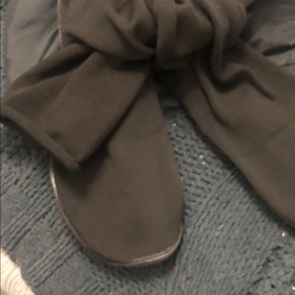 Yeezy Pods size 2 / 11 US - Picture 6 of 7